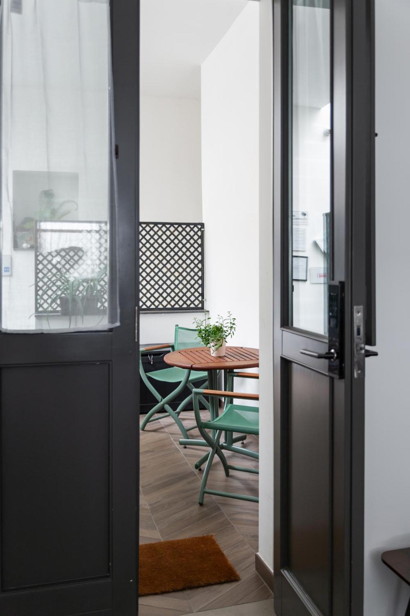 Archihouse Suites Наполи Екстериор снимка