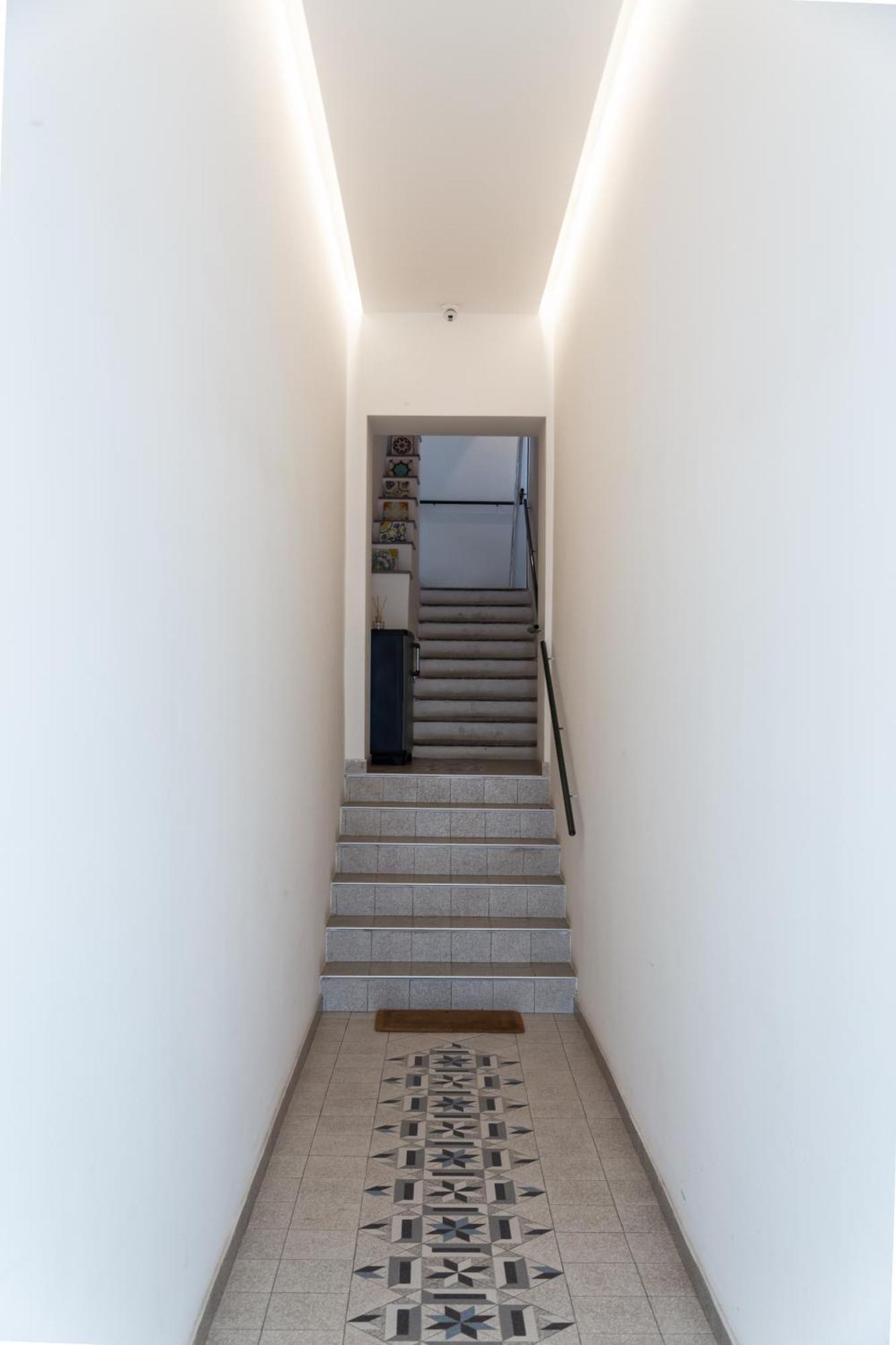 Archihouse Suites Наполи Екстериор снимка